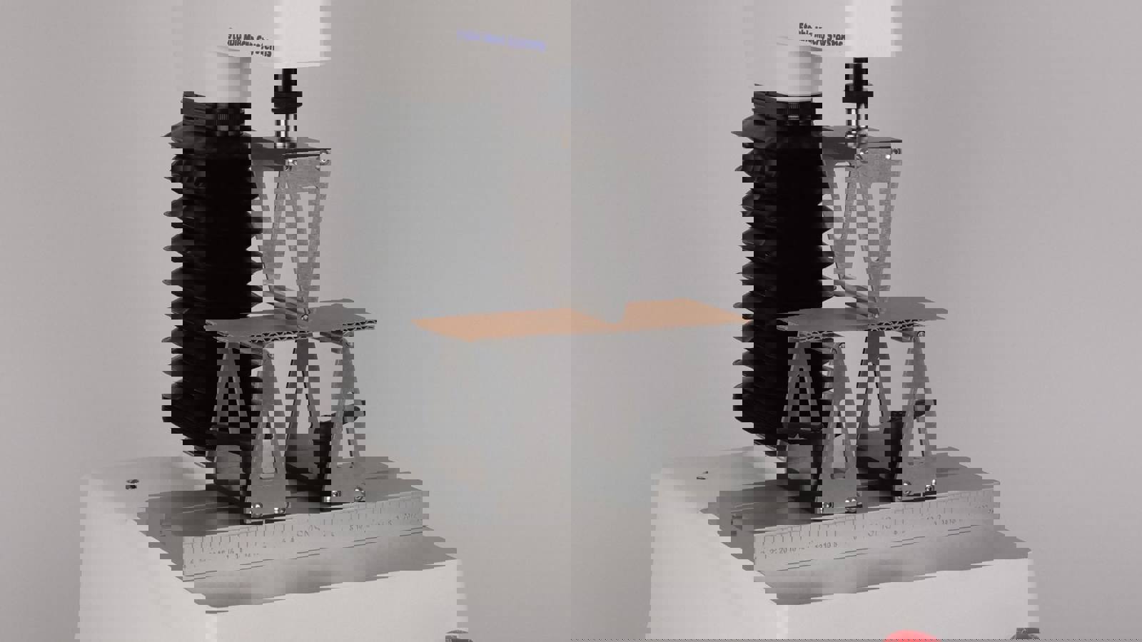 Three Point Bend Rig testing cardboard