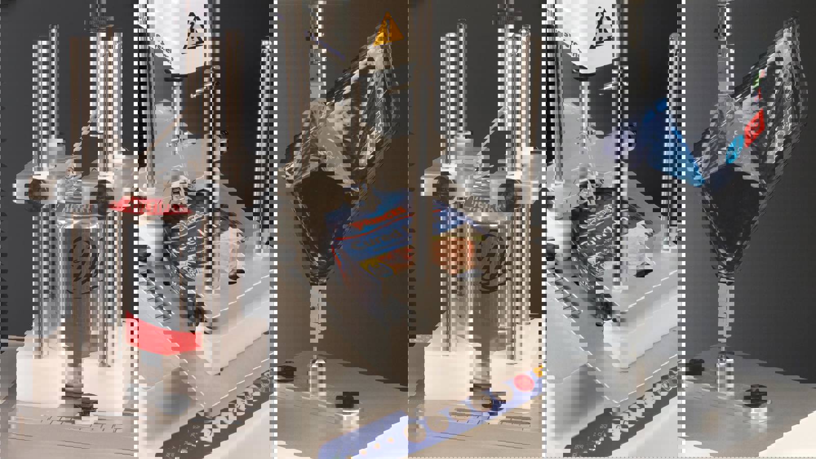 Packaging opening options: Ring Pull Rig and Articulated Tensile Grips